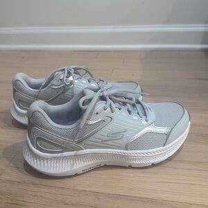 Skechers Light Gray Athletic Shoes